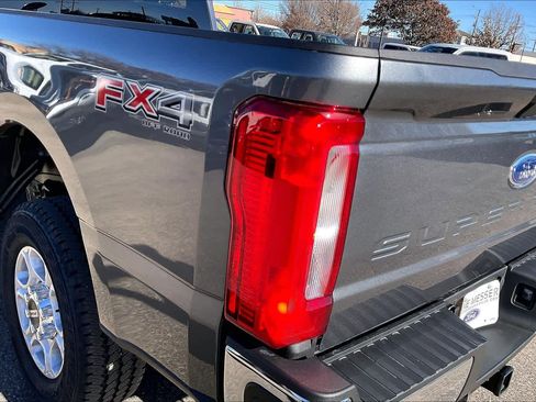 New 2026 Ford F250 XLT w/ FX4 Off-Road Package image 14