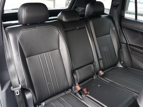 Used 2022 Volkswagen Tiguan SE R-Line image 70