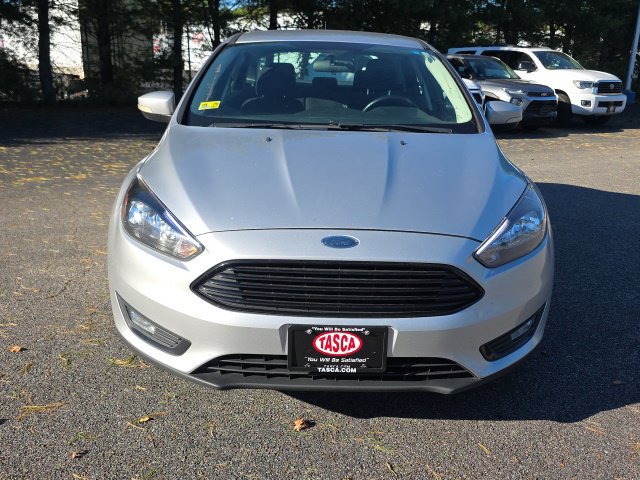 Used 2017 Ford Focus SE w/ SE Winter Package FWD image 3