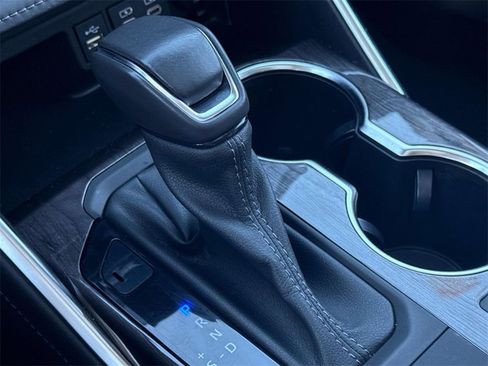 Used 2023 Toyota Highlander Limited image 18