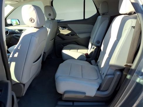 Used 2021 Chevrolet Traverse Premier AWD/4WD image 11