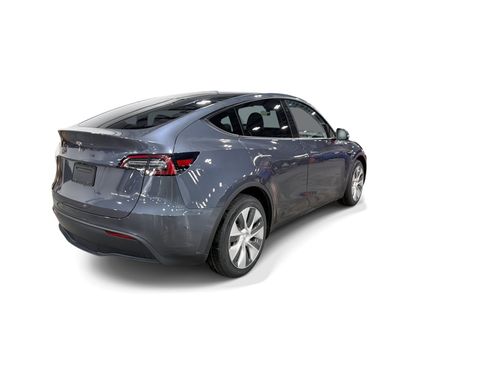 Certified 2023 Tesla Model Y Long Range AWD/4WD image 6
