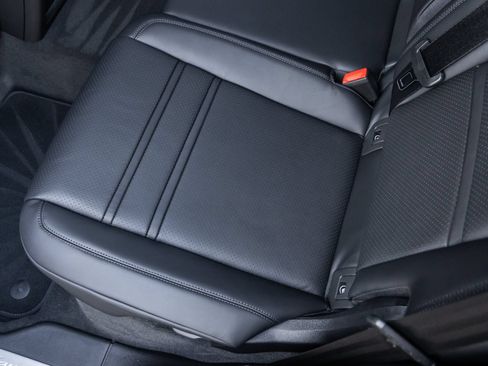 Certified 2026 Porsche Cayenne Coupe AWD/4WD image 32