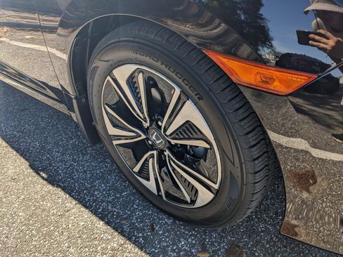 Used 2017 Honda Civic EX-L image 7