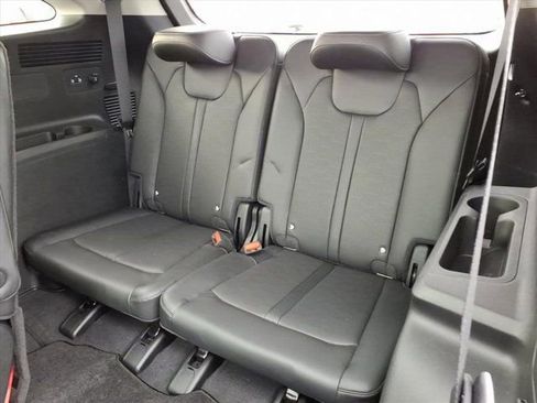 Used 2025 Kia Sorento SX image 29