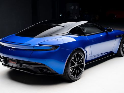 Used 2020 Aston Martin DB11 AMR image 36