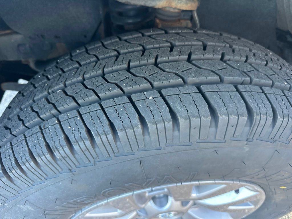 Used 2019 Toyota Tacoma SR5 AWD/4WD image 35
