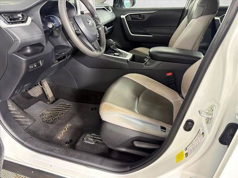 Used 2024 Toyota RAV4 LE AWD/4WD image 9