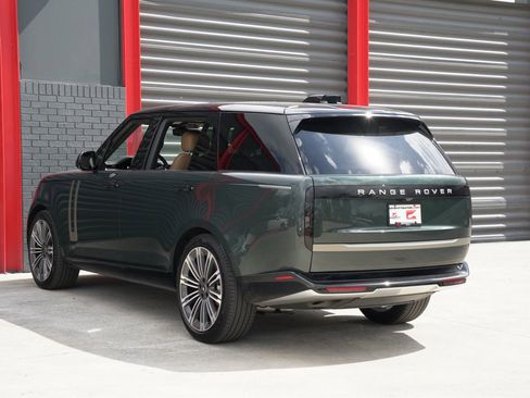 Used 2025 Land Rover Range Rover Long Wheelbase SE image 5