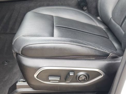 Certified 2024 Jeep Wagoneer Series II w/ Flexible Seating Group RWD image 22