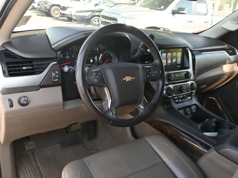 Used 2020 Chevrolet Tahoe LT image 3