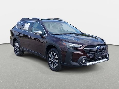 Certified 2025 Subaru Outback Touring AWD/4WD image 3