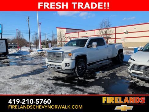 Used 2017 GMC Sierra 3500 Denali w/ Duramax Plus Package image 26