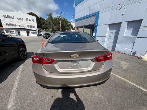 Used 2025 Chevrolet Malibu LT FWD image 4