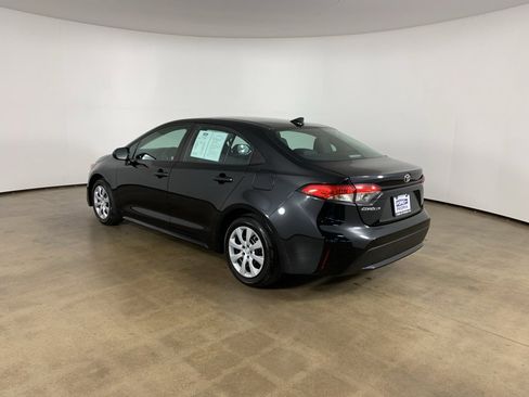 Used 2022 Toyota Corolla LE image 14