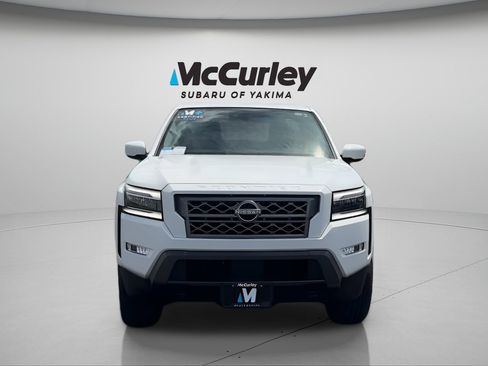 Used 2024 Nissan Frontier SL w/ Technology Package AWD/4WD image 9