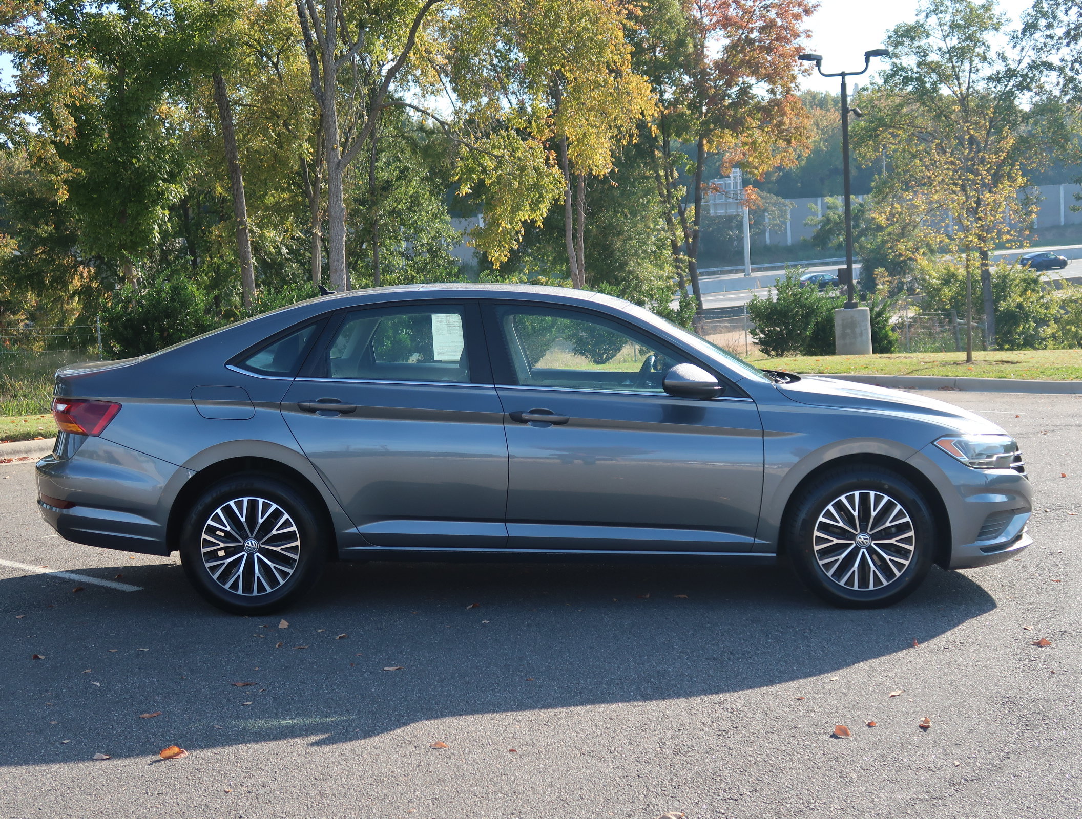Used 2019 Volkswagen Jetta SE FWD image 9