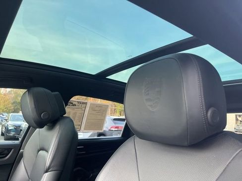 Used 2019 Porsche Cayenne image 38