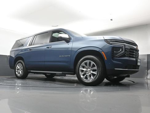 New 2026 Chevrolet Suburban Premier w/ Sun And Tow Package AWD/4WD image 29