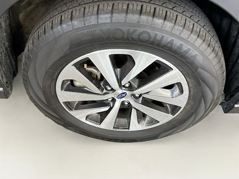 Used 2025 Subaru Outback Premium AWD/4WD image 11
