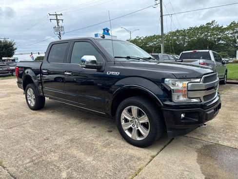 Used 2019 Ford F150 Platinum w/ Equipment Group 701A Luxury AWD/4WD image 3