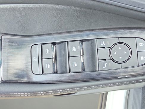 Certified 2026 Nissan Rogue SV FWD image 36
