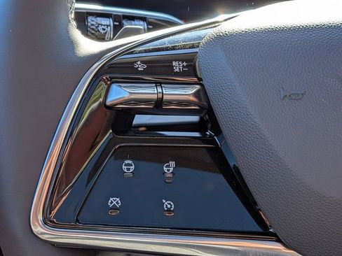 New 2026 Cadillac Optiq Luxury 2 image 16