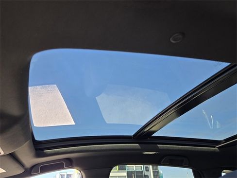 Certified 2025 Acura RDX SH-AWD image 18