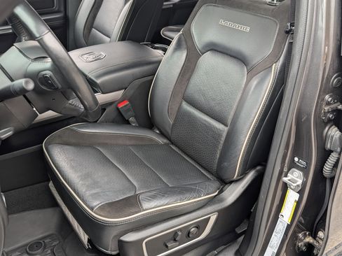 Used 2022 RAM 1500 Laramie w/ Sport Appearance Package image 16