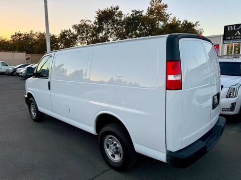 Used 2022 Chevrolet Express 3500 w/ Driver Convenience Package image 6