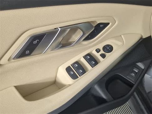 Used 2021 BMW 330i xDrive Sedan w/ Driving Assistance Package image 47