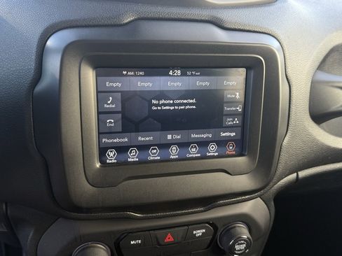 Used 2019 Jeep Renegade Latitude w/ Safety & Security Group II image 15