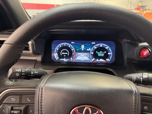 Certified 2026 Toyota Tacoma TRD Off-Road AWD/4WD image 10