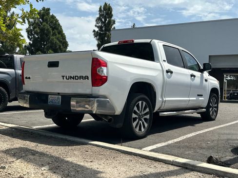 Used 2016 Toyota Tundra SR5 w/ SR5 Upgrade Package AWD/4WD image 3