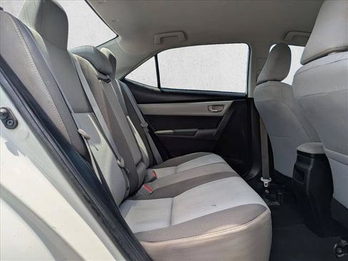 Used 2018 Toyota Corolla LE FWD image 19