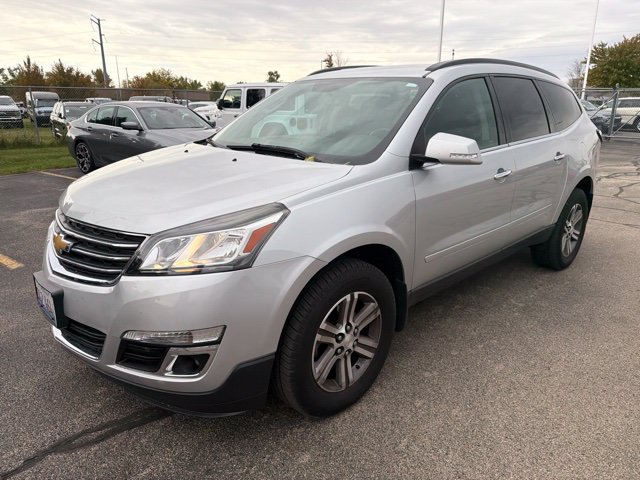 Used 2017 Chevrolet Traverse LT w/ Traveler's Package FWD image 2