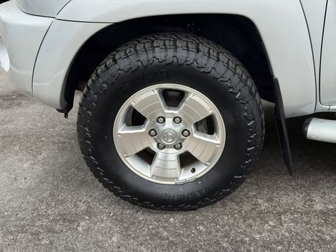 Used 2005 Toyota Tacoma PreRunner RWD image 12
