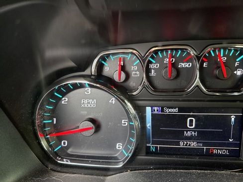 Used 2018 Chevrolet Silverado 1500 LT w/ All Star Edition image 11