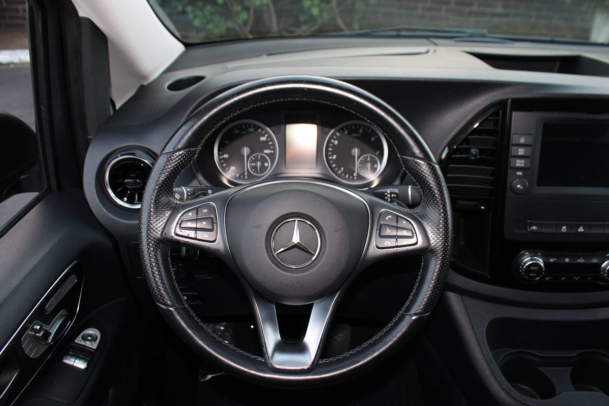Used 2021 Mercedes-Benz Metris Passenger image 21