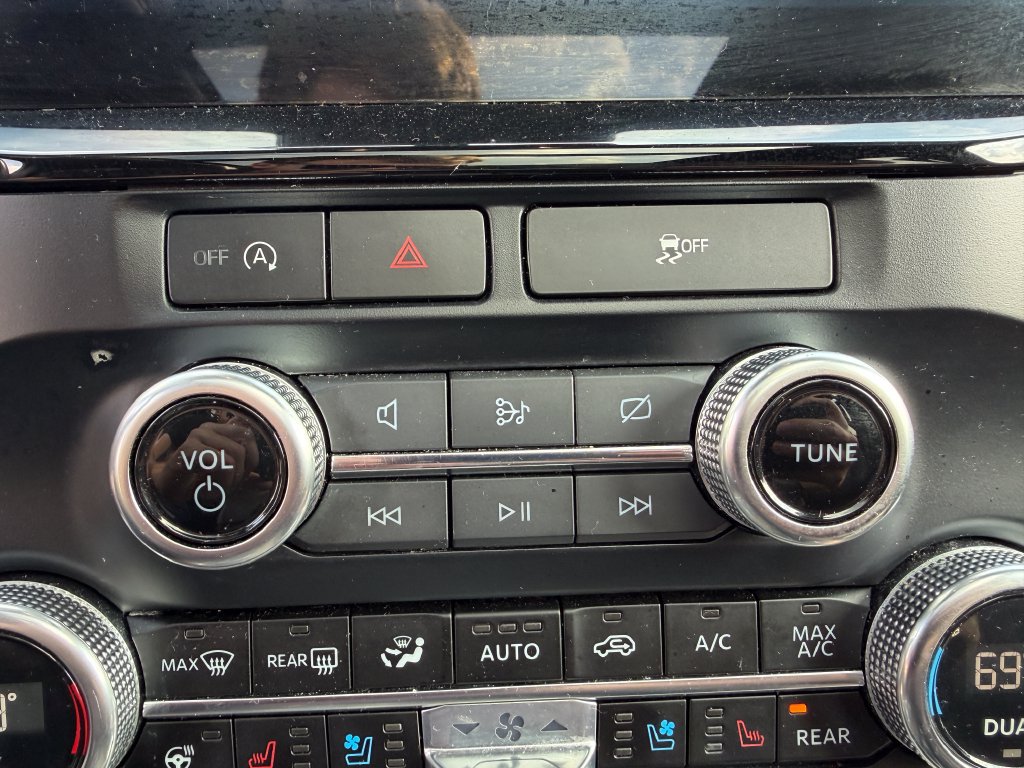 Used 2024 Ford Expedition Limited AWD/4WD image 8