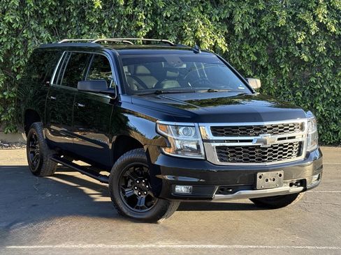 Used 2019 Chevrolet Suburban LT w/ Luxury Package image 1