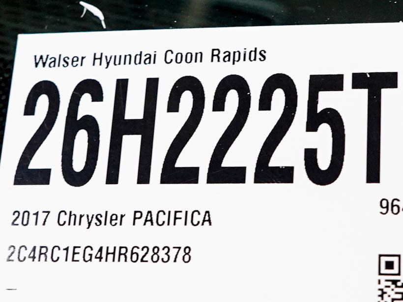 Used 2017 Chrysler Pacifica Touring-L Plus FWD image 31