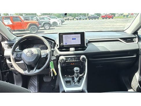 Used 2023 Toyota RAV4 LE FWD image 32