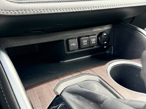 Used 2020 Toyota Highlander Platinum AWD/4WD image 46