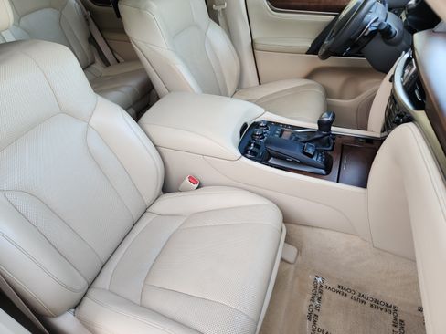 Used 2016 Lexus LX 570 4WD w/ Luxury Package image 8