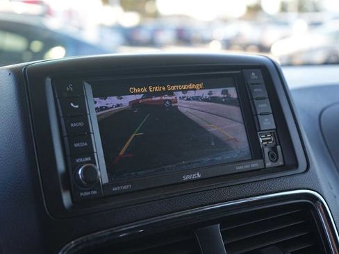 Used 2018 Dodge Grand Caravan GT image 22