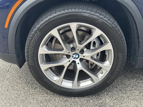 Used 2024 BMW X5 xDrive40i w/ Premium Package AWD/4WD image 9