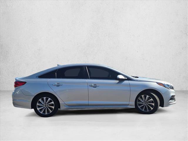 Used 2016 Hyundai Sonata Sport w/ Option Group 03 FWD image 4