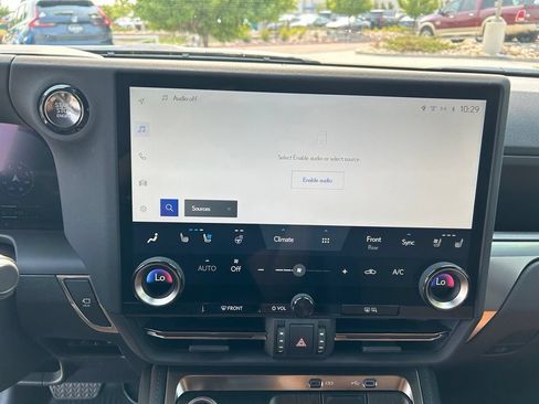 Used 2025 Lexus GX 550 w/ Accessory Package (2T) AWD/4WD image 21