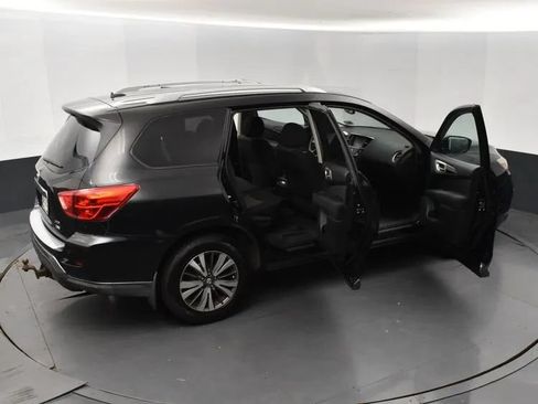 Used 2017 Nissan Pathfinder SV AWD/4WD image 6